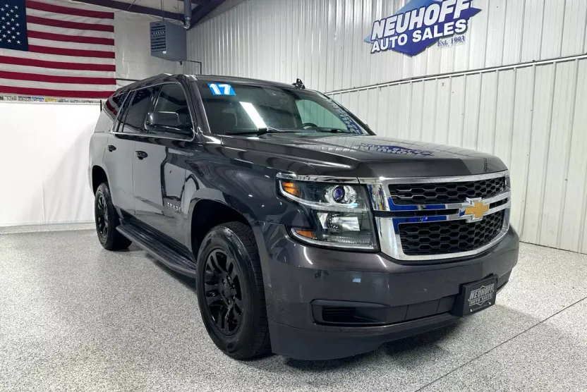 2017 Chevrolet Tahoe LT photo 1
