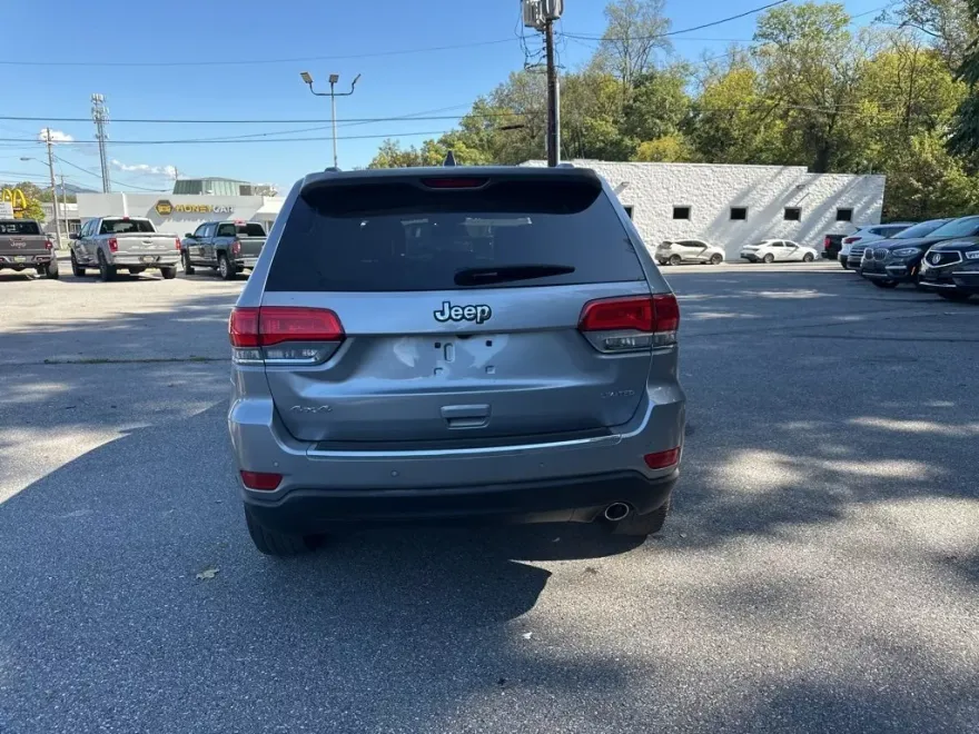 2017 Jeep Grand Cherokee Limited photo 1