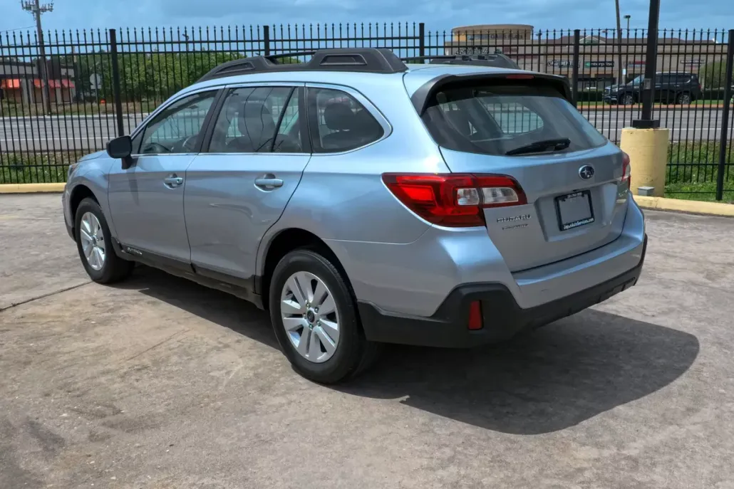 2019 Subaru Outback 2.5i photo 1