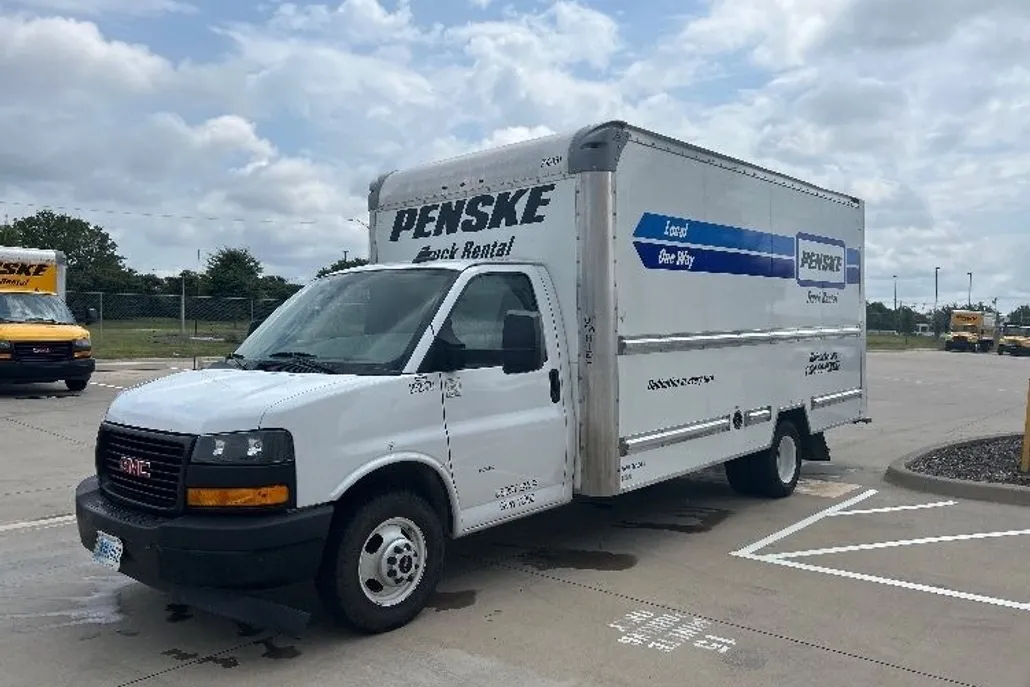 2022 Gmc Savana 3500 Cutaway photo 1
