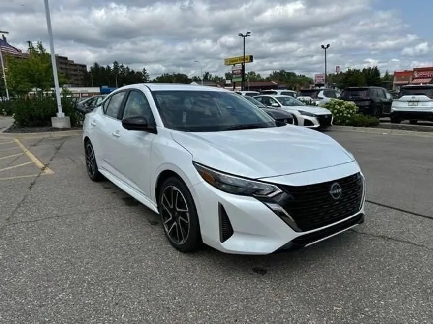 2024 Nissan Sentra SR photo 1