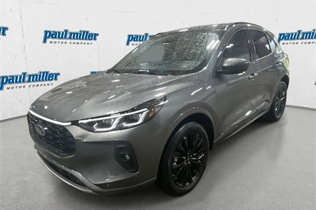 2024 Ford Escape ST-Line Elite photo 1