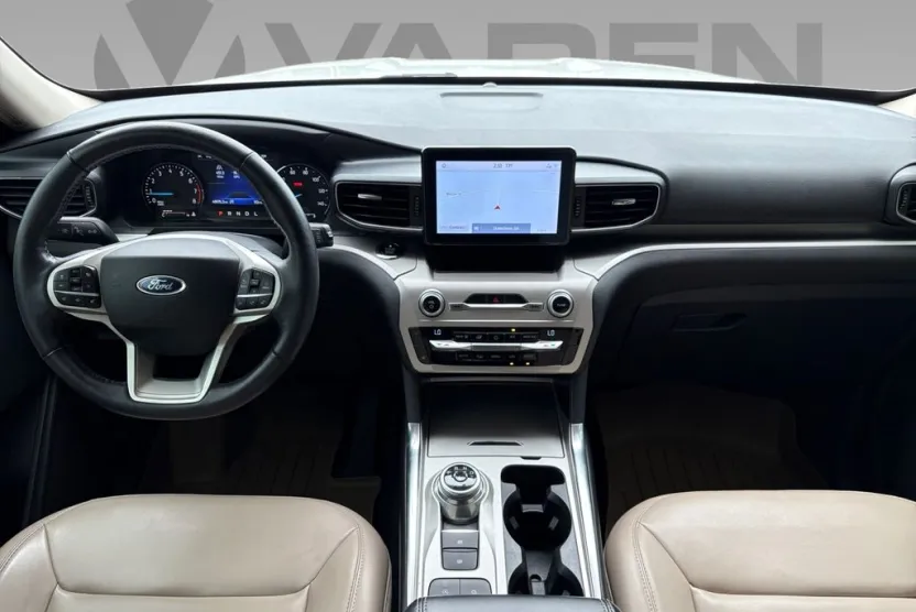 2021 Ford Explorer XLT photo 1