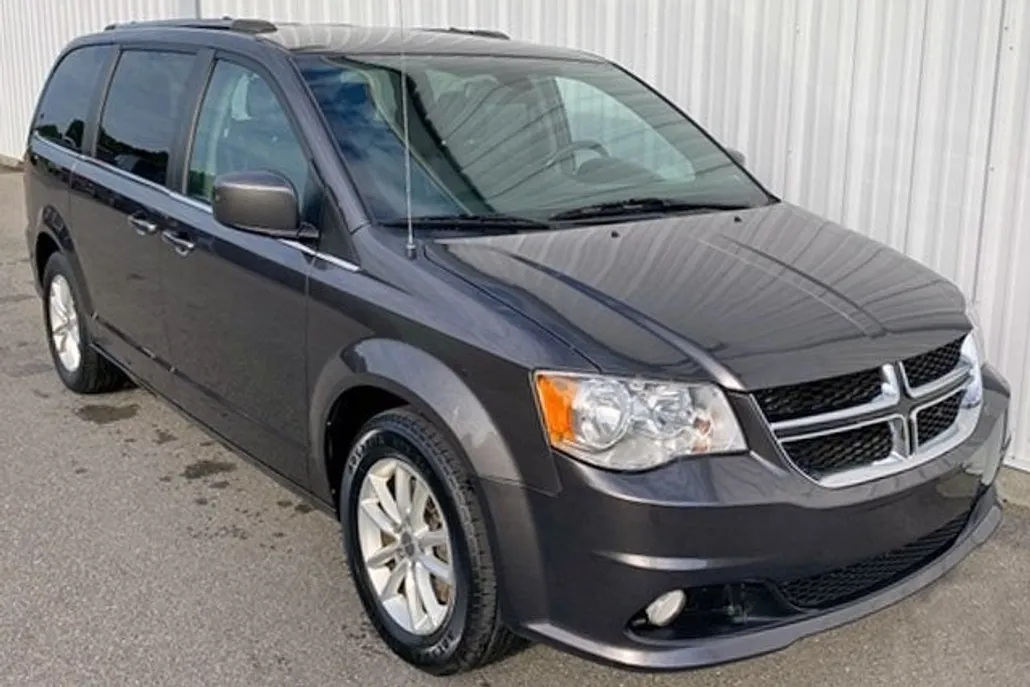 2019 Dodge Grand Caravan SXT photo 1