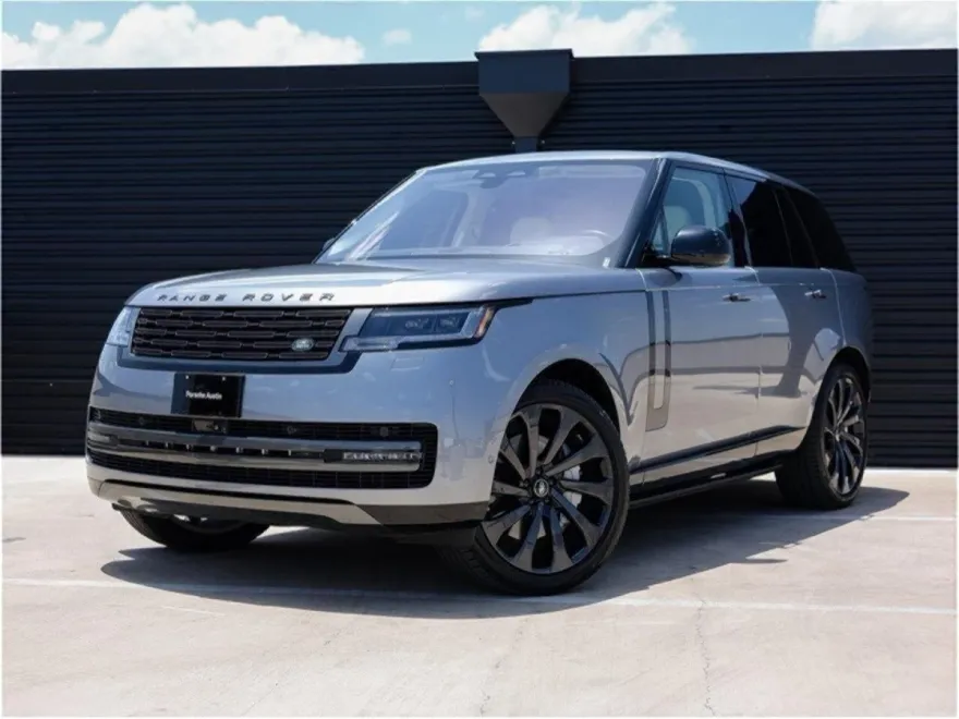 2023 Land Rover Range Rover SE photo 1