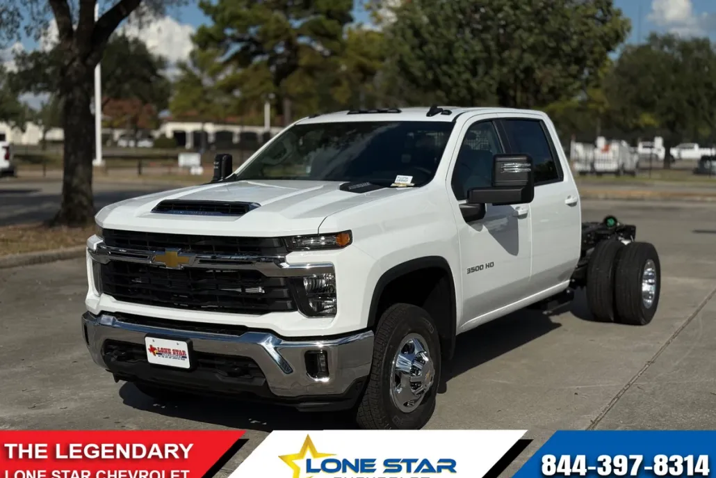 2026 Chevrolet Silverado 3500HD LT photo 1