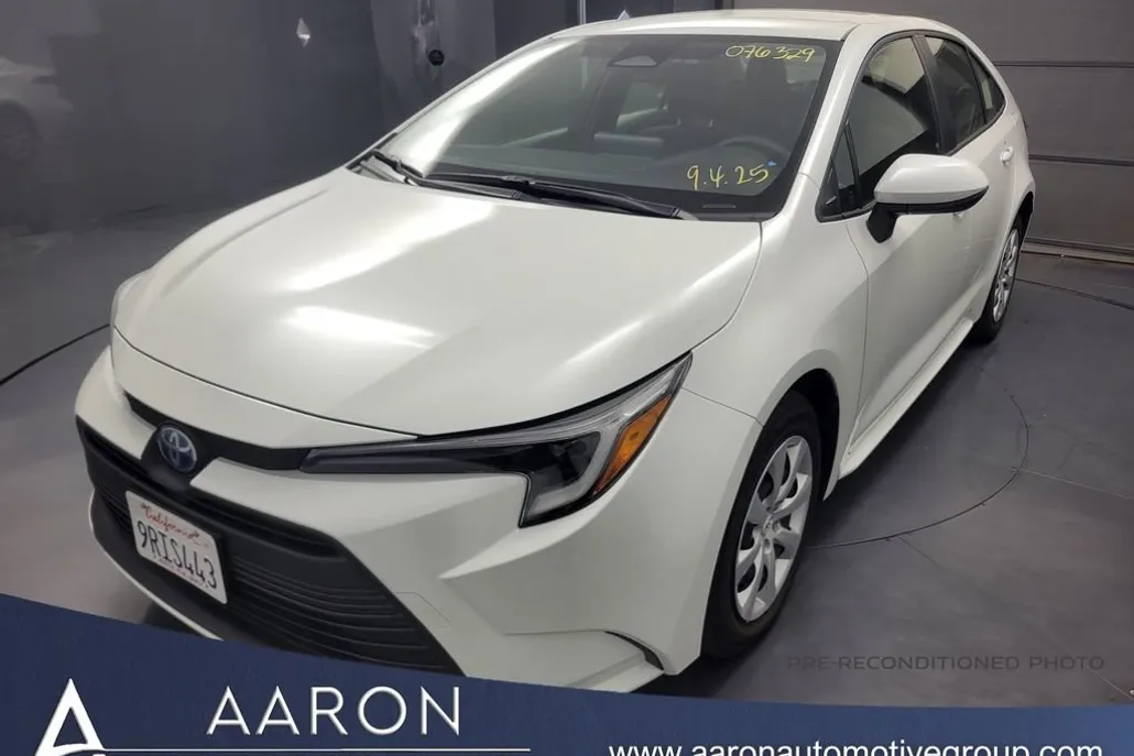 2025 Toyota Corolla Hybrid LE photo 1