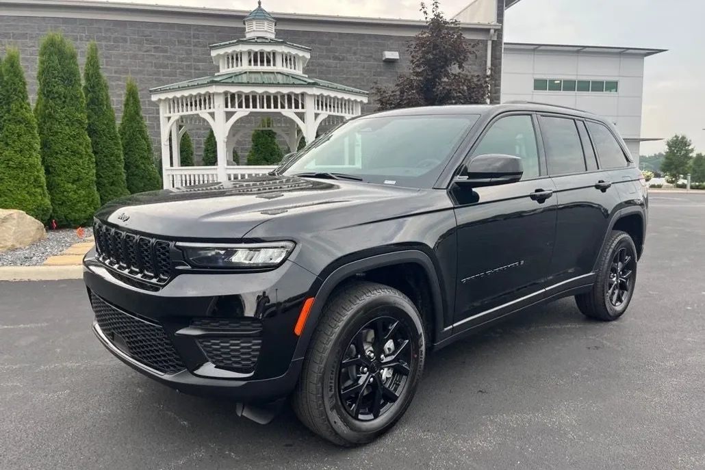 2025 Jeep Grand Cherokee Altitude X photo 1