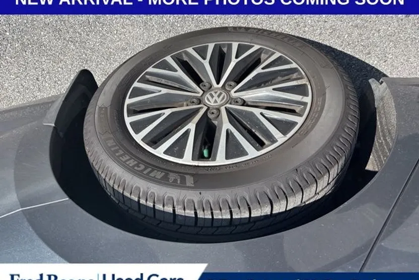 2019 Volkswagen Jetta SEL photo 1