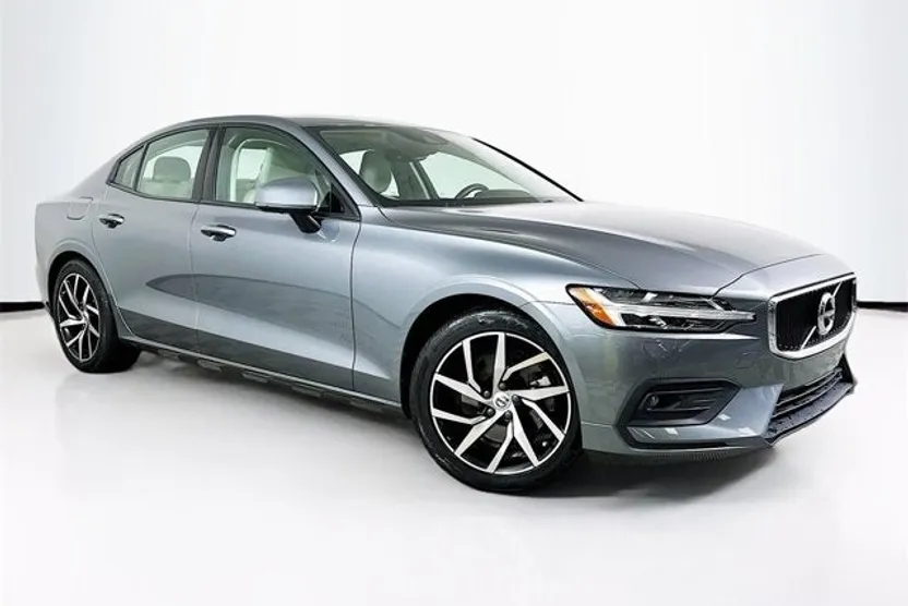 2020 Volvo S60 Momentum photo 1