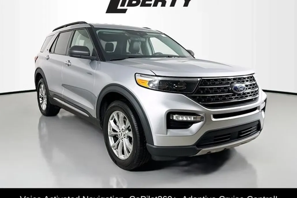 2022 Ford Explorer XLT photo 1