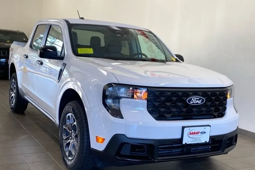 2025 Ford Maverick XLT photo 1