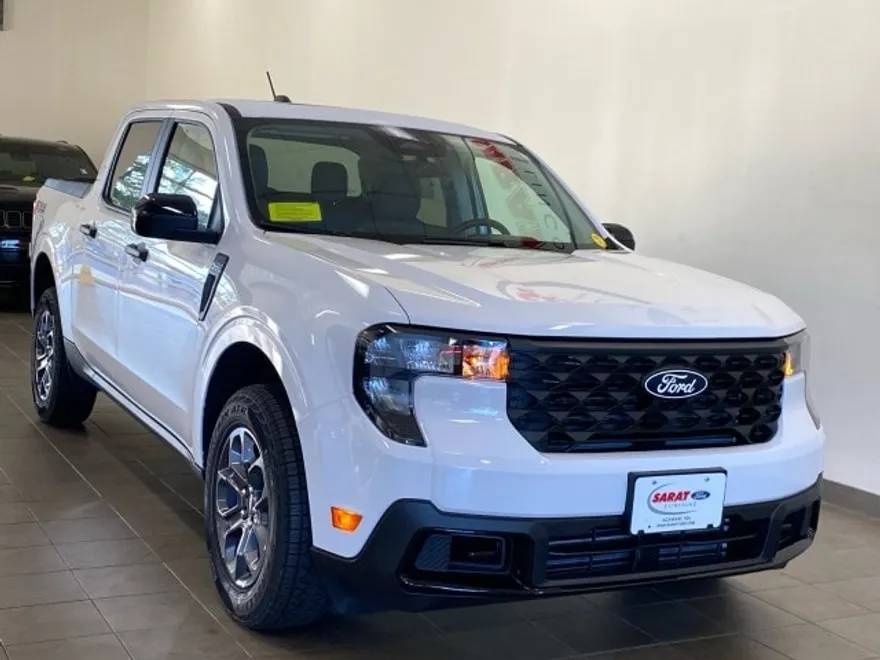 2025 Ford Maverick XLT photo 1