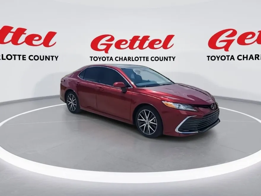 2022 Toyota Camry XLE photo 1