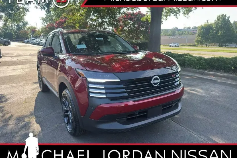 2025 Nissan Kicks SR photo 1