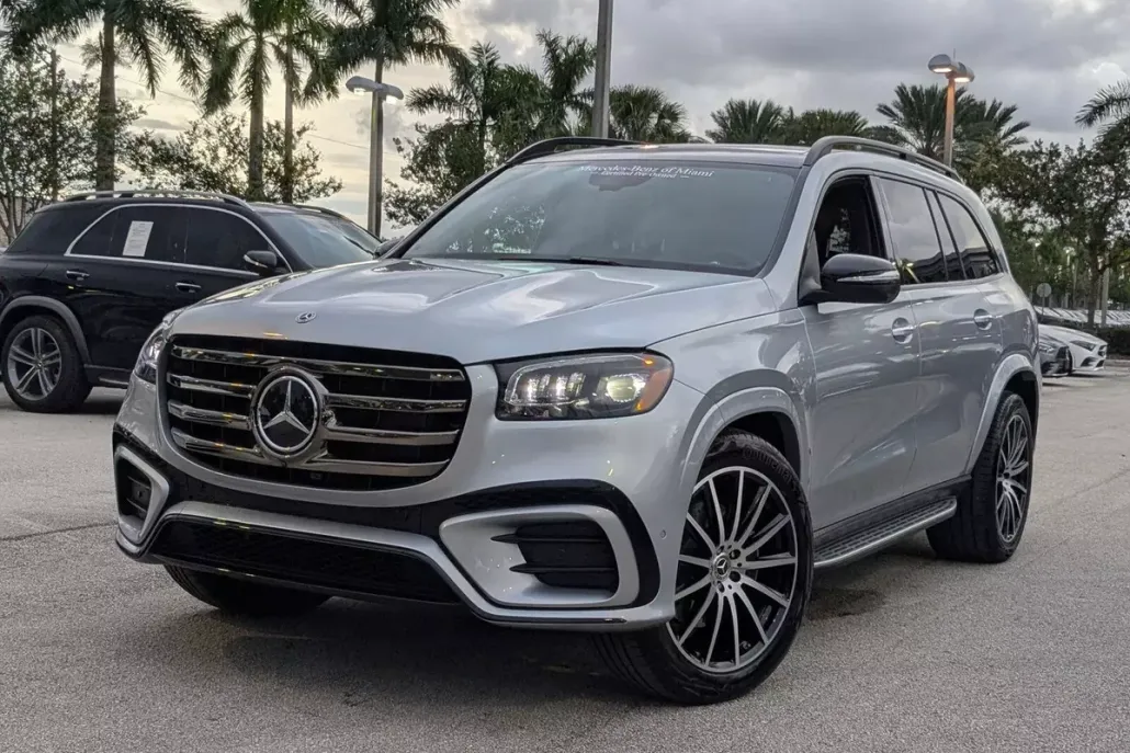 2025 Mercedes Benz GLS 450 4MATIC photo 1