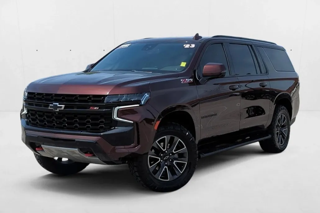 2023 Chevrolet Suburban Z71 photo 1