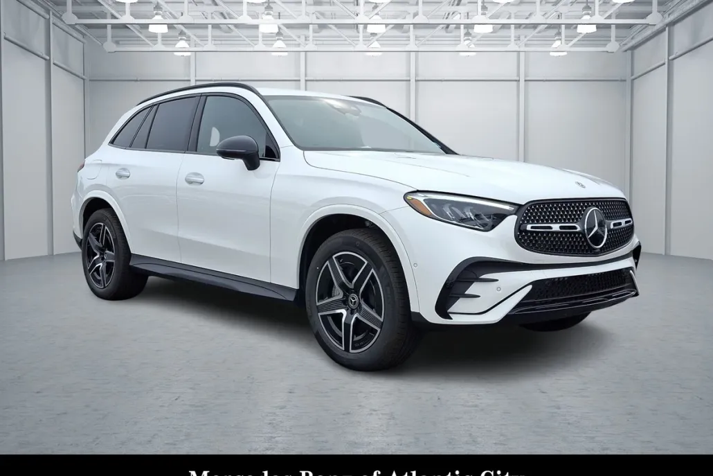 2025 Mercedes Benz GLC 300 4MATIC photo 1