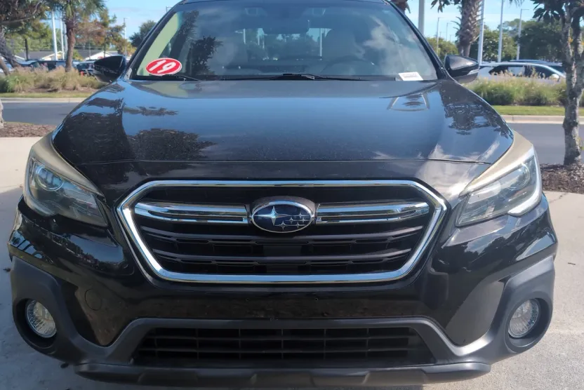 2019 Subaru Outback Limited photo 1