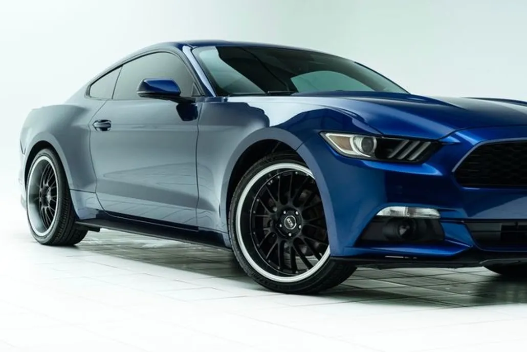 2016 Ford Mustang EcoBoost Premium photo 1
