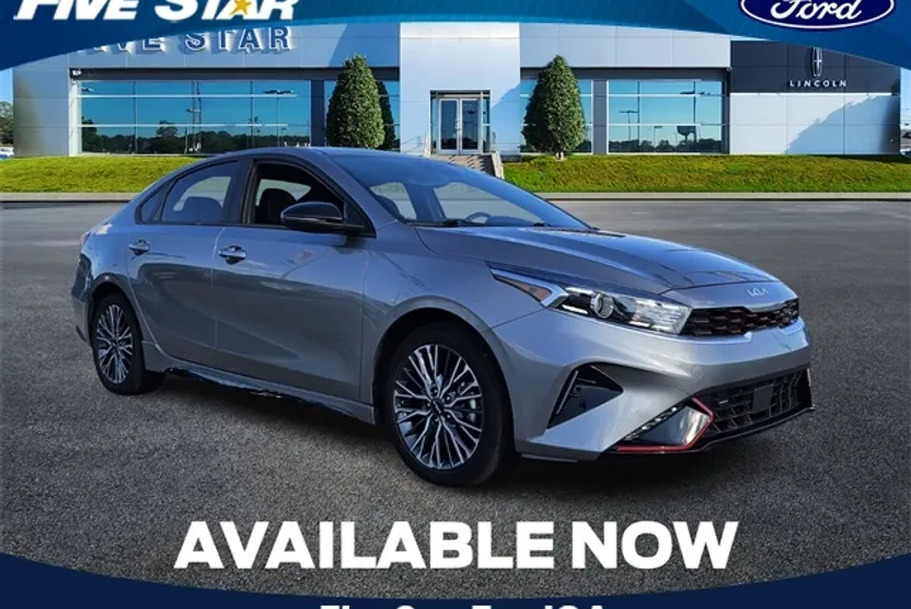 2023 Kia Forte GT-Line photo 1