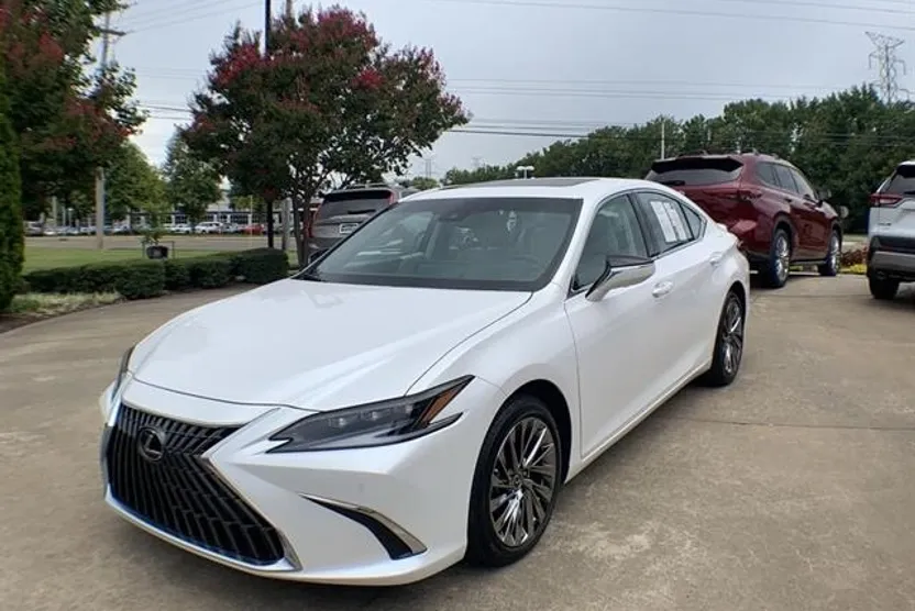 2025 Lexus ES 300h Ultra Luxury photo 1