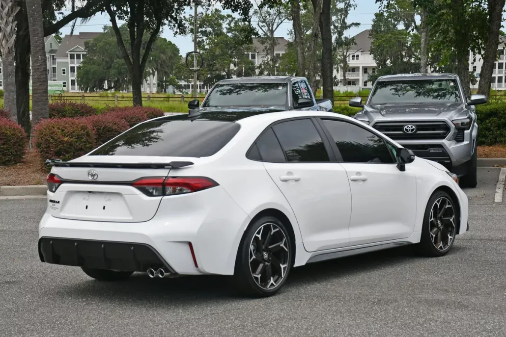 2025 Toyota Corolla SE photo 1
