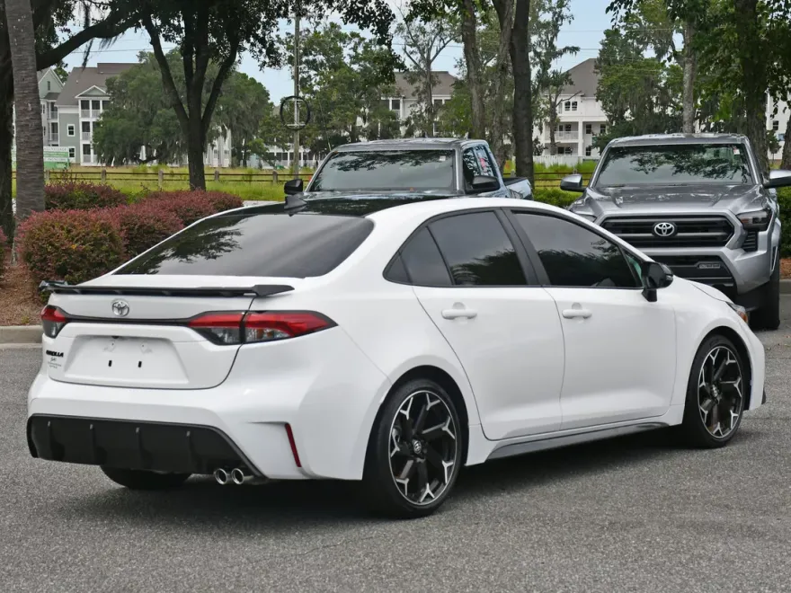 2025 Toyota Corolla SE photo 1