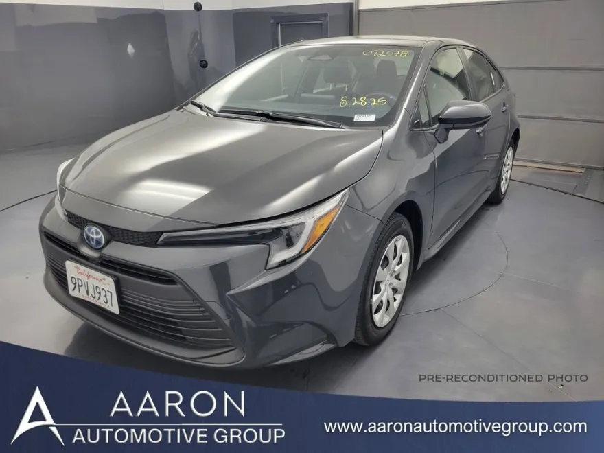 2025 Toyota Corolla Hybrid LE photo 1