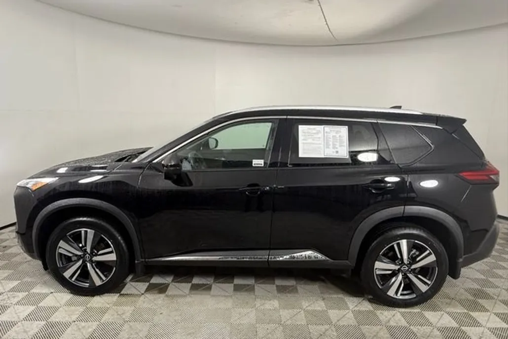 2022 Nissan Rogue SL photo 1