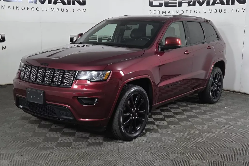 2017 Jeep Grand Cherokee Altitude photo 1