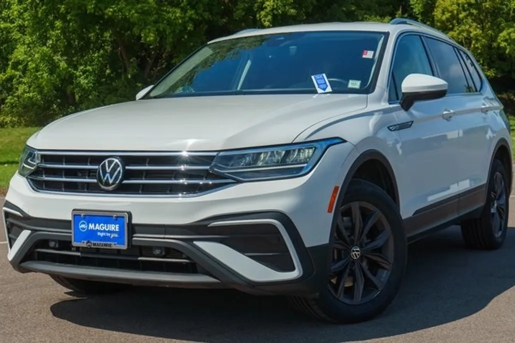 2022 Volkswagen Tiguan SE photo 1