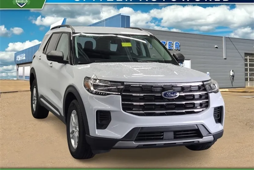 2025 Ford Explorer photo 1