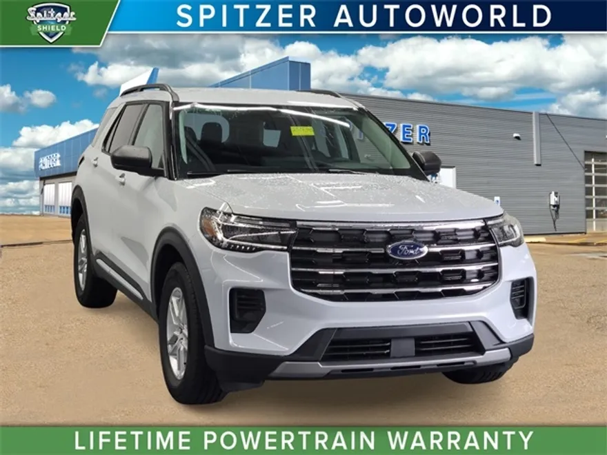 2025 Ford Explorer photo 1