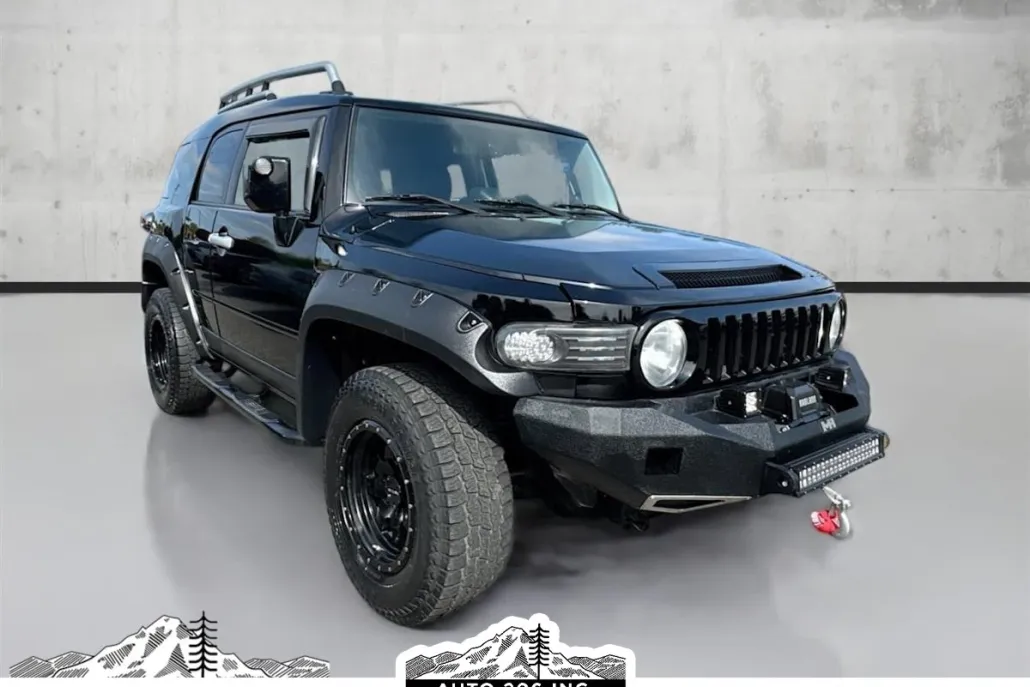 2013 Toyota FJ Cruiser Base photo 1