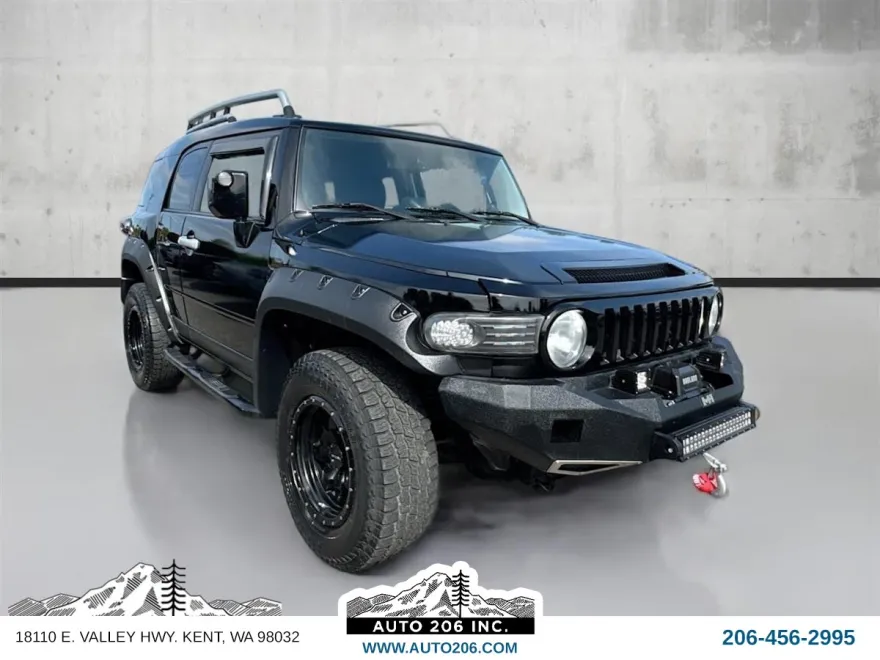 2013 Toyota FJ Cruiser Base photo 1