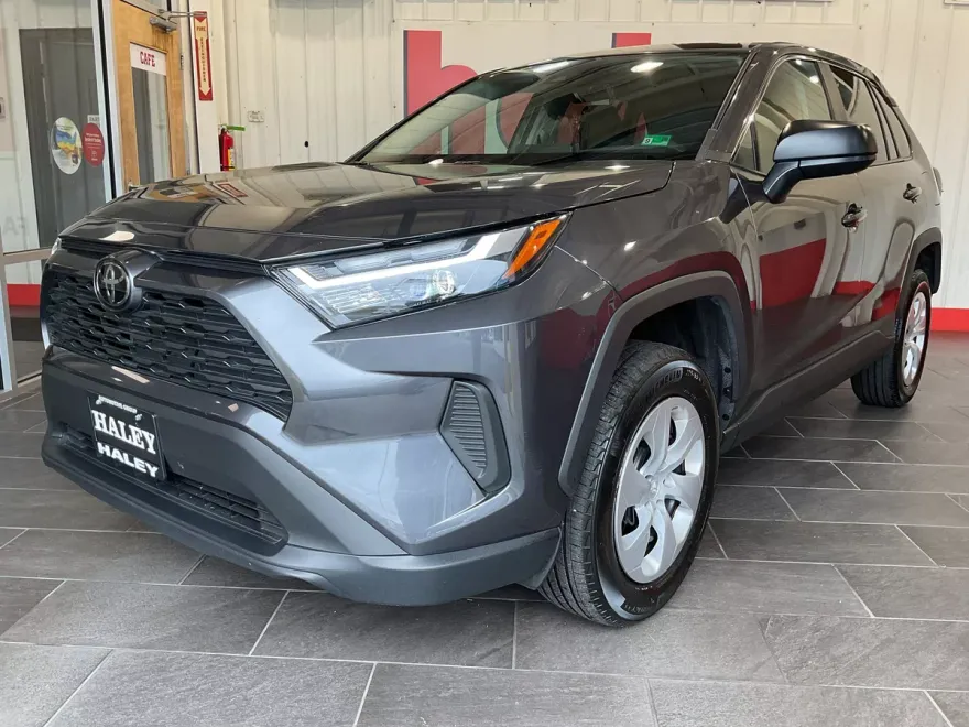 2024 Toyota RAV4 LE photo 1