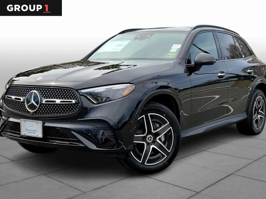2025 Mercedes Benz GLC 300 4MATIC photo 1