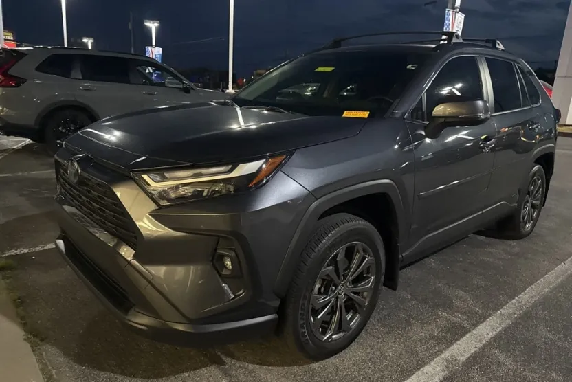 2023 Toyota RAV4 Hybrid XLE Premium photo 1