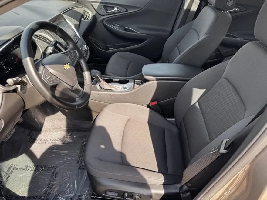 2023 Chevrolet Malibu RS photo 1