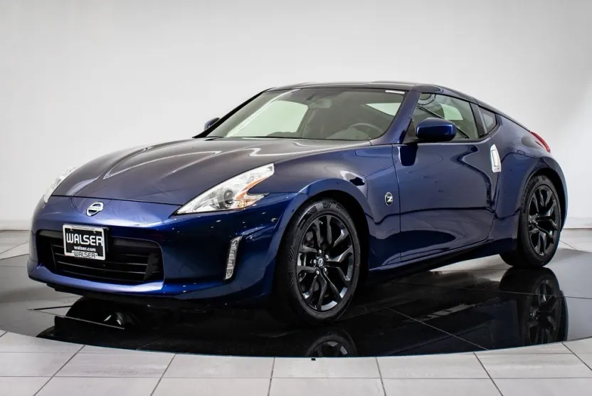2017 Nissan 370Z Sport photo 1