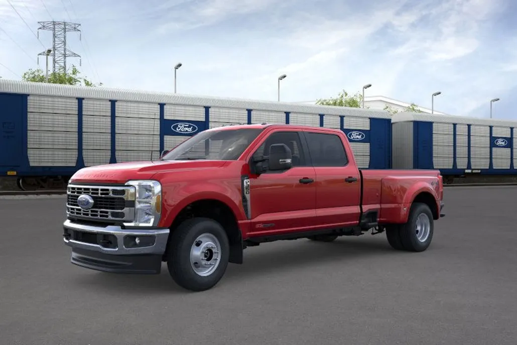2026 Ford F-350 XLT photo 1