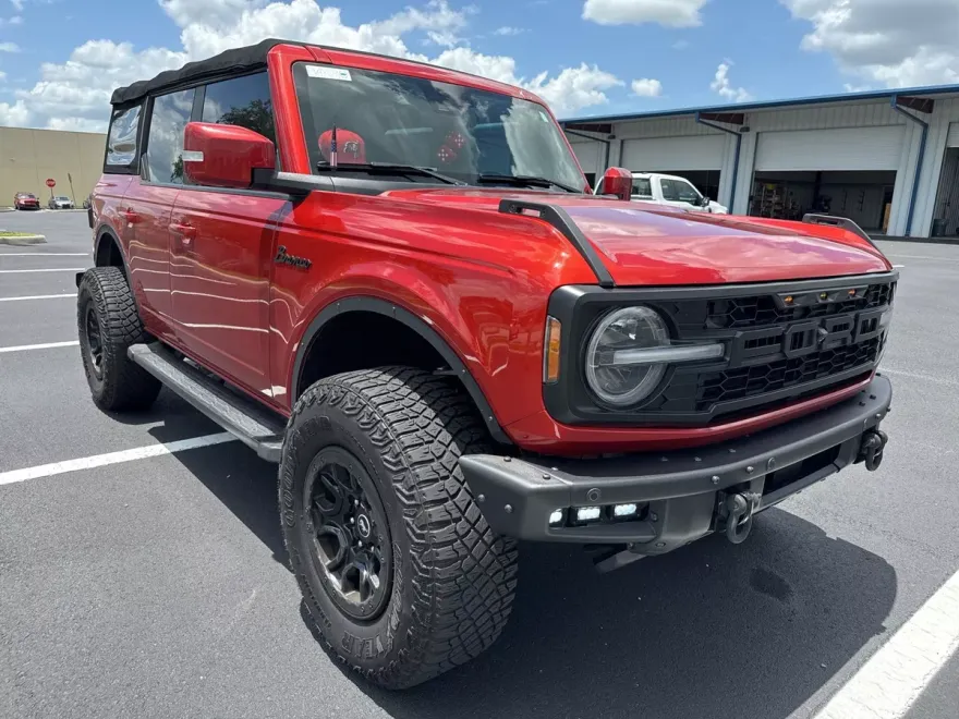 2022 Ford Bronco Outer Banks photo 1