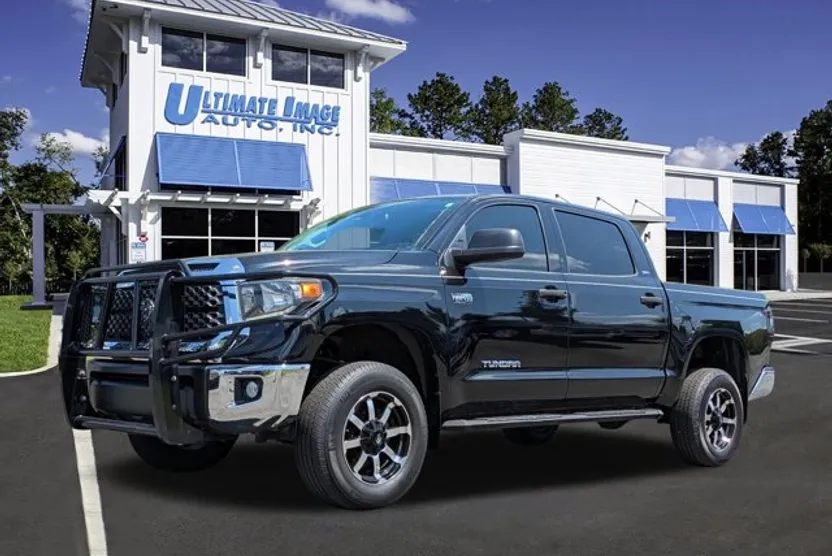 2020 Toyota Tundra CrewMax SR5 photo 1