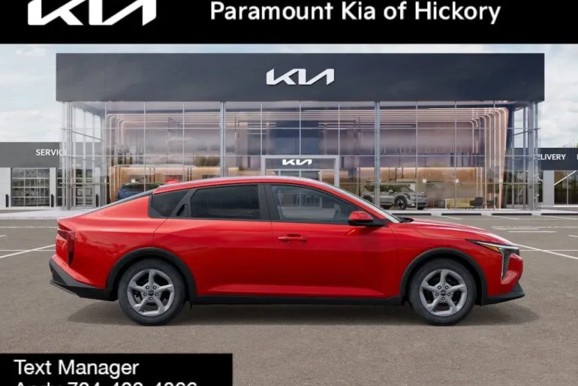 2025 Kia K4 LXS photo 1