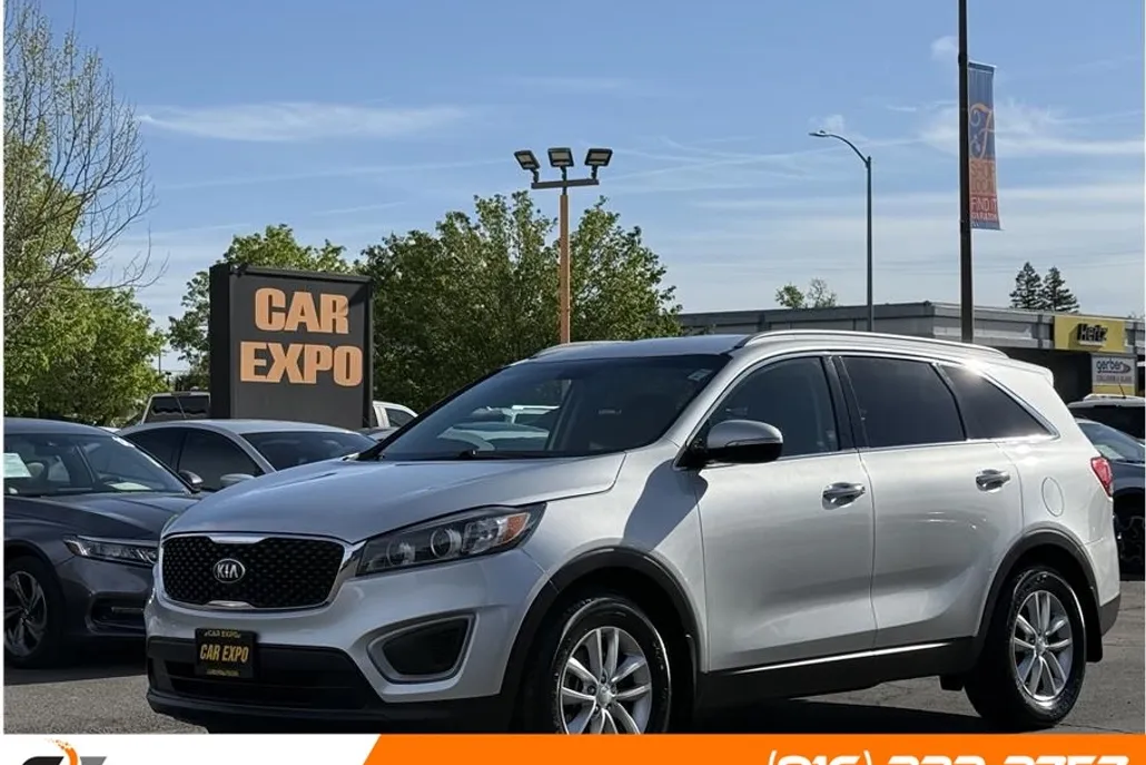 2016 Kia Sorento LX photo 1