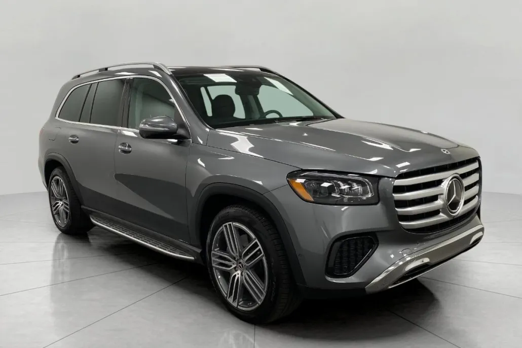 2025 Mercedes Benz GLS 450 4MATIC photo 1
