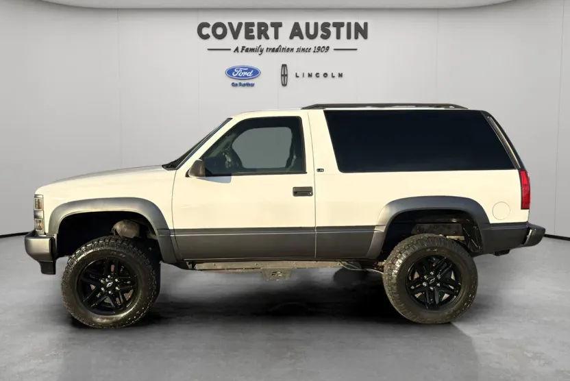 1999 Chevrolet Tahoe Base photo 1