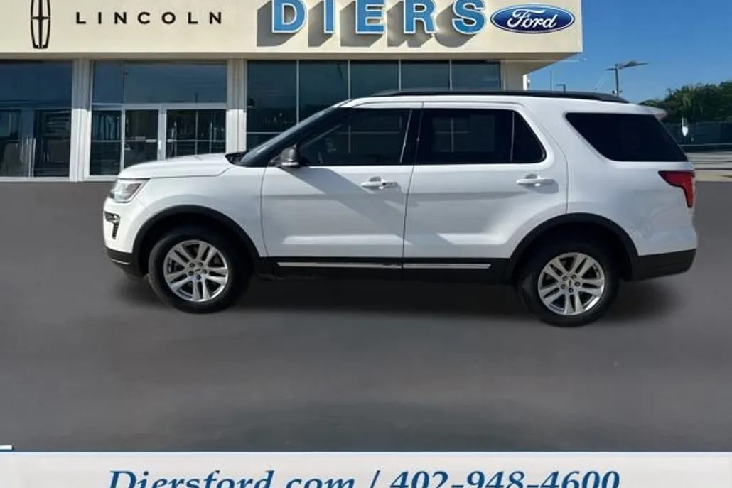 2019 Ford Explorer XLT photo 1