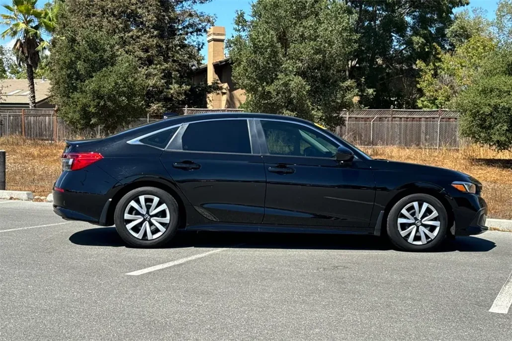 2024 Honda Civic LX photo 1